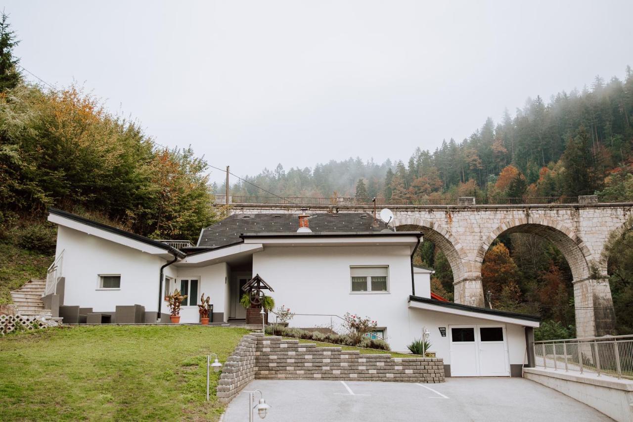 Gostisce Krivograd Hotel Prevalje Exterior photo