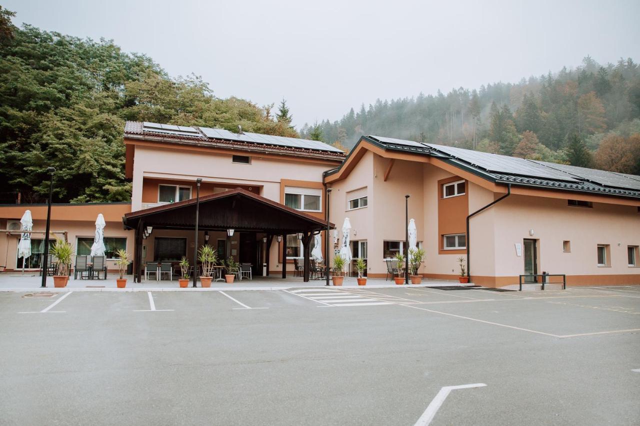 Gostisce Krivograd Hotel Prevalje Exterior photo