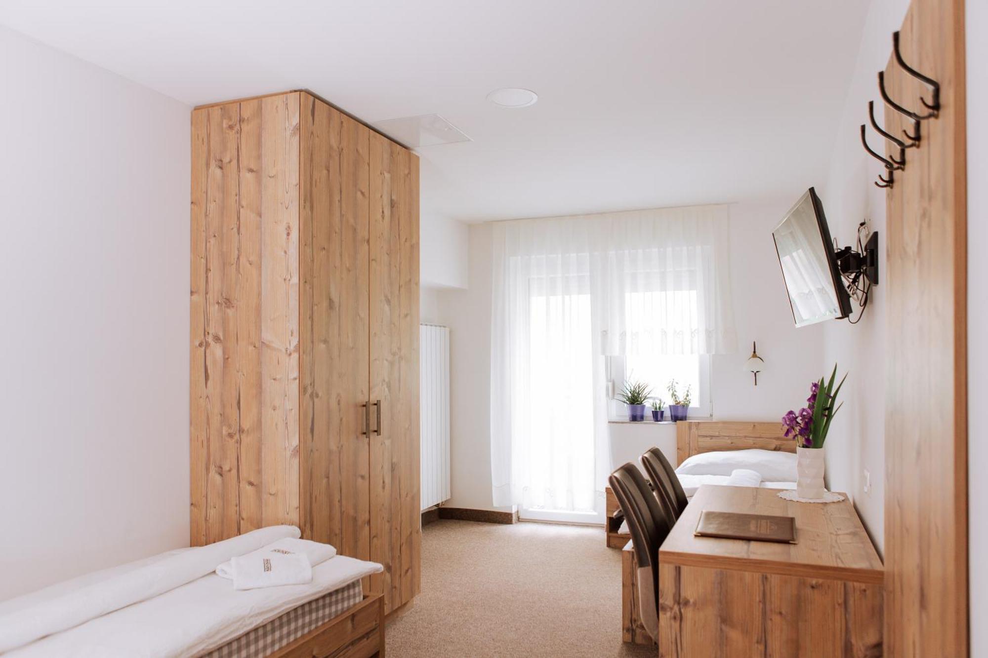 Gostisce Krivograd Hotel Prevalje Room photo